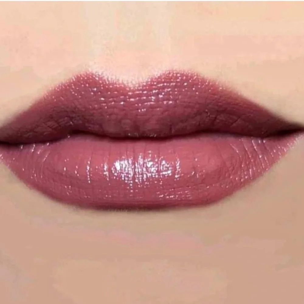 Estee Lauder 440 Irresistible Lipstick Pure Color Envy Sculpting Neutral Tan